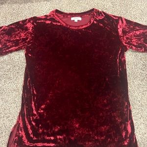 EUC Kensie Velvet-Like Short Sleeve Top Beautiful Deep Burgundy Soft Size Small